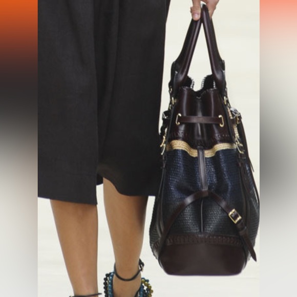 SOLD! Burberry Prorsum raffia whipstitch runway rare bag🖤 - Picture 4 of 17